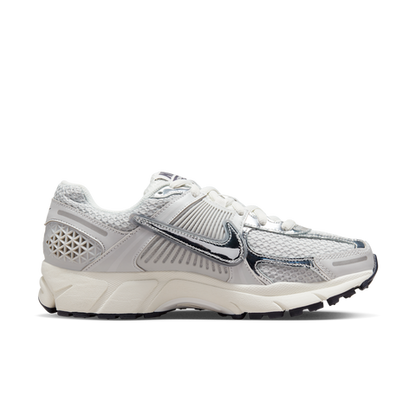 Nike Zoom Vomero 5 Photon Dust Metallic Silver Sneaker