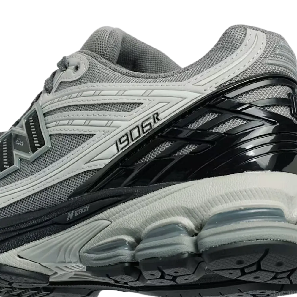 New Balance 1906 Grey Sneaker