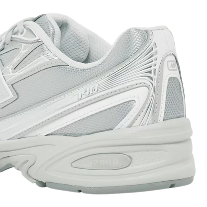 New Balance 740 Silver Sneaker