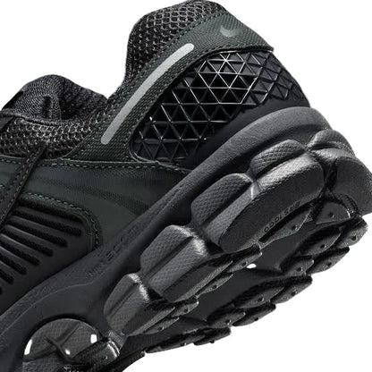 Nike Air Zoom Vomero 5 Triple Black Sneaker